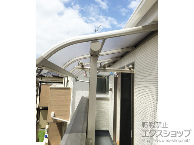 埼玉県さいたま市ののバルコニー・ベランダ屋根 プレシオステラス R型 屋根タイプ 単体 積雪〜20cm対応 施工例