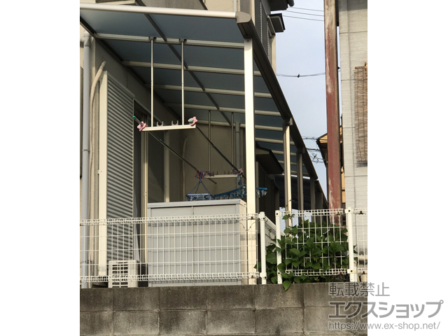 和歌山県岩出市ののテラス屋根 ヴェクターテラス F型 テラスタイプ 三連棟 積雪〜20cm対応 ※※壁面奥行違い・張り出し 納まり 施工例