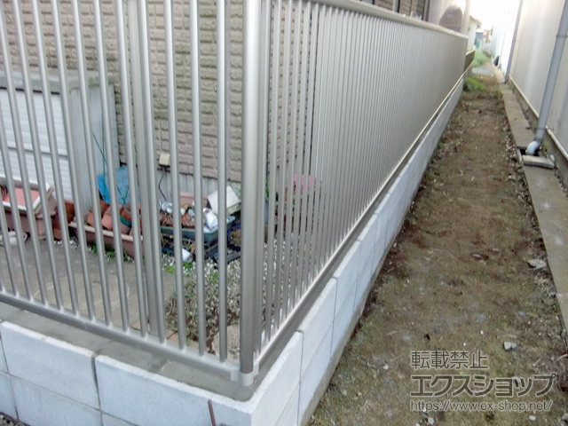 群馬県館林市ののフェンス・柵 シンプレオフェンス10型 縦格子32本 自由柱タイプ 施工例