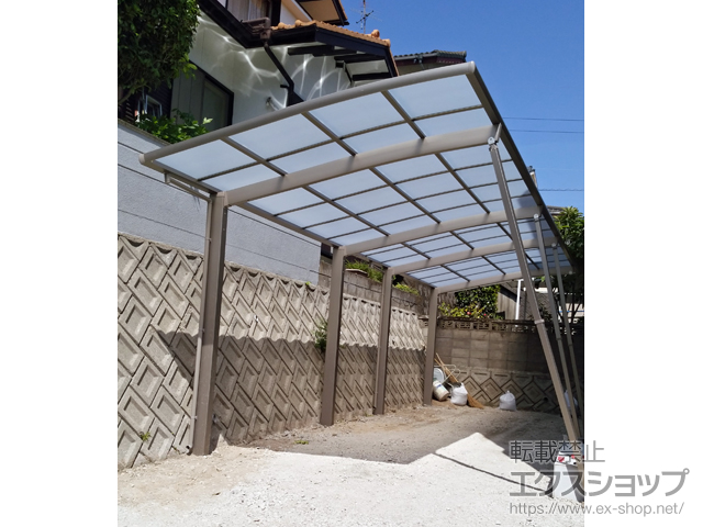 鹿児島県鹿児島市ののカーポート ネスカR (ラウンドスタイル) 縦連棟 積雪〜20cm対応 施工例