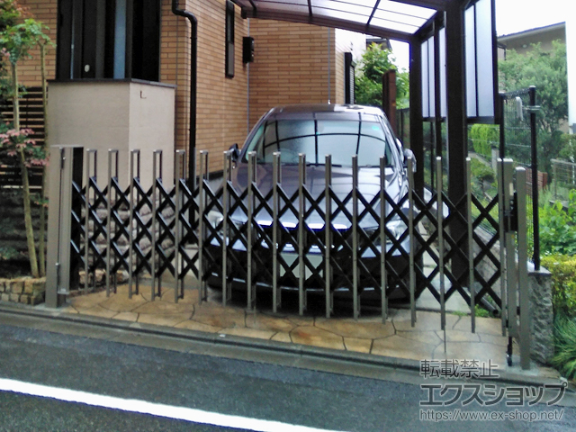 東京都世田谷区ののカーゲート トリップゲート SC型 先頭キャスター 片開き　38Ｓ 施工例