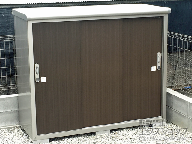 奈良県桜井市のの物置・屋外倉庫 エスモ 一般型 1797×750×1501 ESE-1807E-DW 施工例