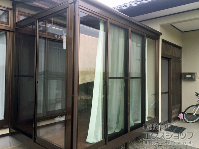 福島県郡山市ののテラス囲い・サンルーム サニージュ F型 床納まり ランマ無 積雪〜50cm対応 *片袖納まり 施工例