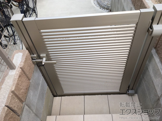 兵庫県宝塚市のの門扉 シンプレオ門扉1型 横格子 片開き 門柱使用 施工例