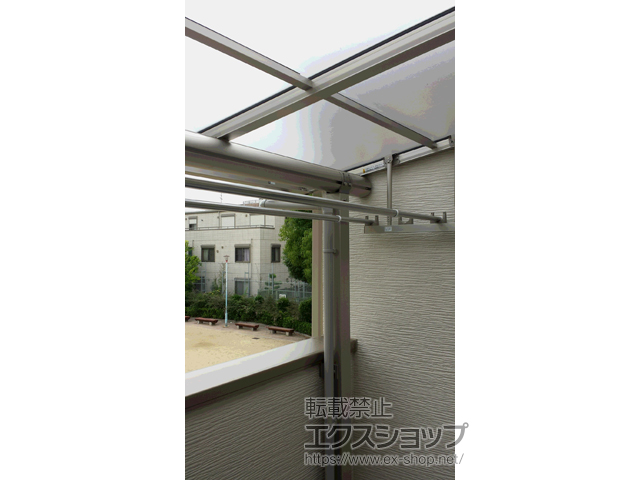 大阪府大阪市ののバルコニー・ベランダ屋根 ヴェクターテラス F型 屋根タイプ 単体 積雪〜20cm対応 施工例