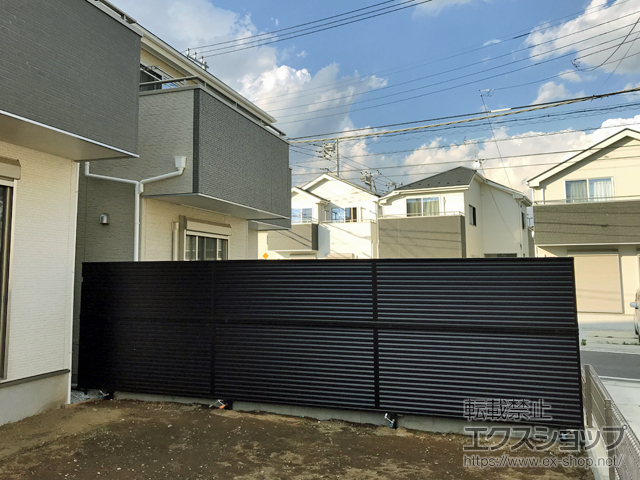 埼玉県春日部市ののフェンス・柵 ミエーネフェンス 目隠しルーバータイプ 2段支柱 自立建て用（パネル2段） 施工例