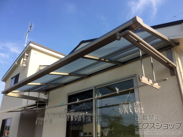 群馬県邑楽郡邑楽町ののバルコニー・ベランダ屋根 スピーネ F型 ルーフタイプ 単体 積雪〜20cm対応 施工例