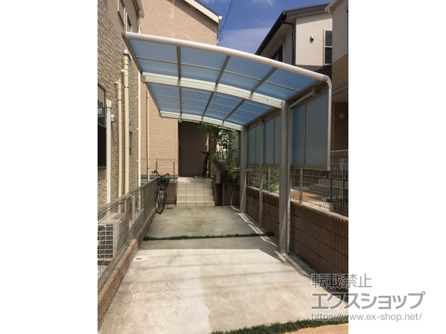 神奈川県横浜市ののカーポート レイナポートグラン　積雪〜20cm対応＋レイナポートグラン  サイドパネル 施工例