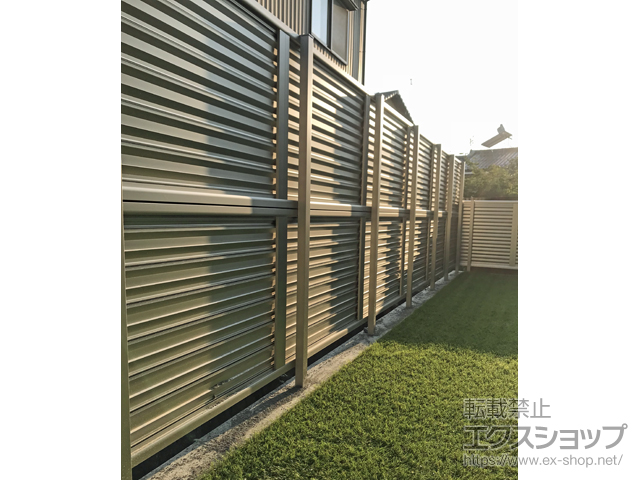 石川県金沢市ののフェンス・柵 ミエーネフェンス 目隠しルーバータイプ ※柱別途（パネル2段） 施工例