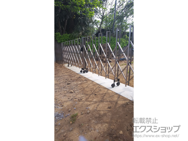 茨城県石岡市ののカーゲート トリップゲート RA型 ノンレール 両開き 54W(27S+27M) 施工例