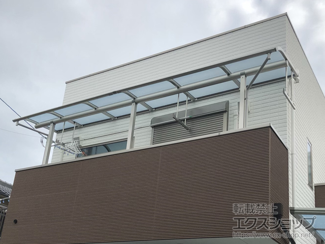 大阪府東大阪市ののバルコニー・ベランダ屋根、カーポート ヴェクターテラス R型 屋根タイプ 連棟 積雪〜20cm対応 施工例