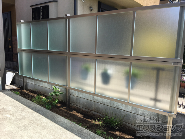 東京都調布市ののフェンス・柵 ライシスフェンス P型 ポリカーボネート アルミ多段柱使用（パネル2段） 施工例