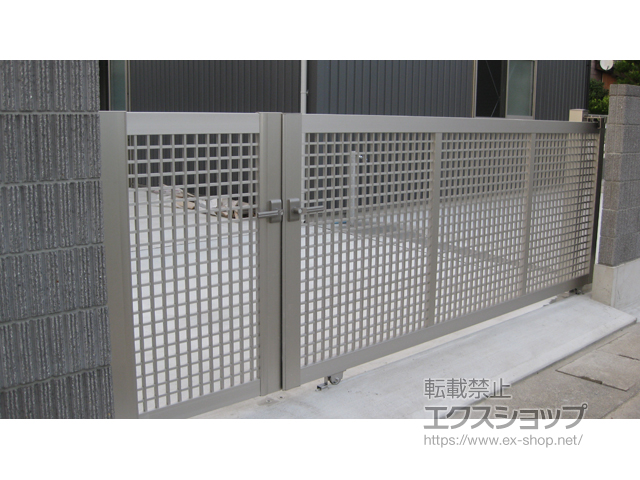 千葉県香取市ののカーゲート エクスライン引戸3型 <開き戸付きタイプ>30・08-12 施工例