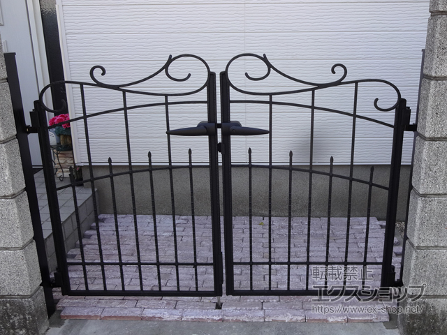 埼玉県さいたま市のの門扉 プロヴァンス1型 両開き 門柱仕様 施工例