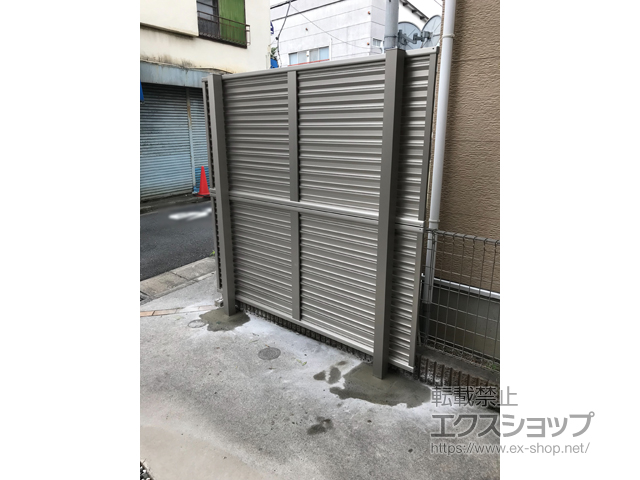 東京都足立区ののフェンス・柵 ミエーネフェンス 目隠しルーバータイプ 2段支柱 自立建て用（パネル2段） 施工例