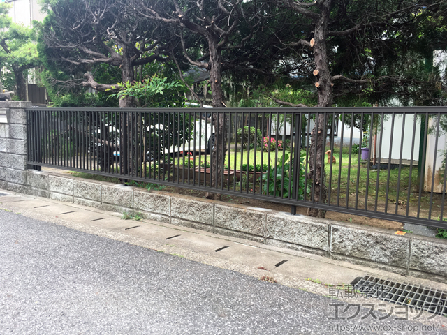 千葉県千葉市ののフェンス・柵 プレスタフェンス 2型 細たて桟 フリーポールタイプ 施工例