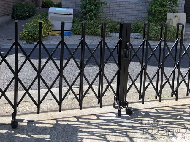 東京都世田谷区ののカーゲート トリップゲート RB型 ノンレール 両開き 48W(24S+24M) 施工例