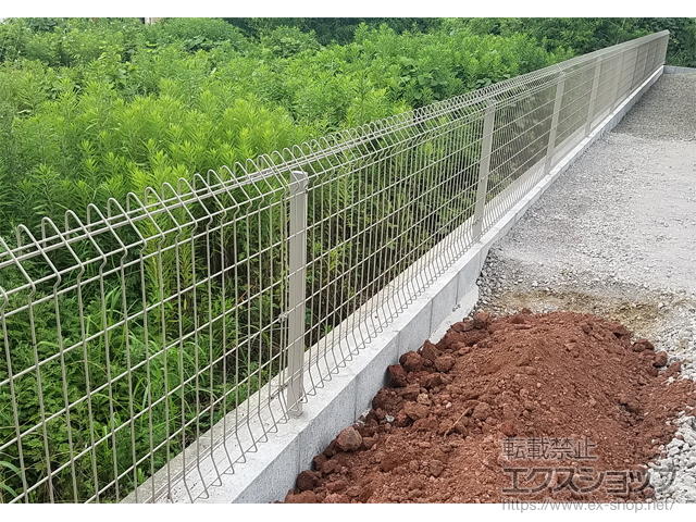 鹿児島県阿久根市ののフェンス・柵 メッシュフェンス G10-R 自由柱 施工例