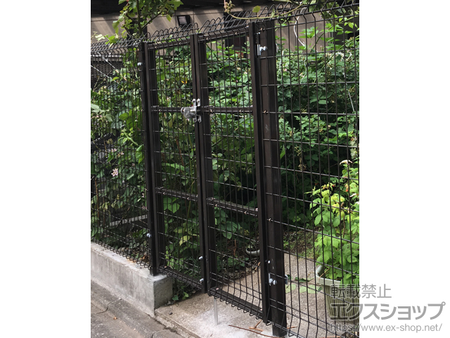 東京都大田区のの門扉 メッシュフェンスG10 門扉 両開き 柱使用 施工例