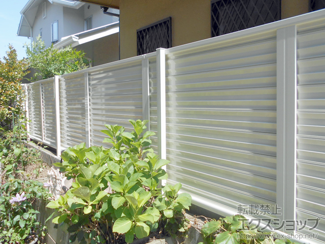 埼玉県白岡市ののフェンス・柵 ミエーネフェンス 目隠しルーバータイプ 自由柱施工 施工例