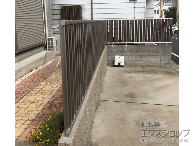 東京都練馬区ののフェンス・柵 ルシアスフェンスF03型 たて半目隠し 木調カラー 自由柱タイプ 施工例