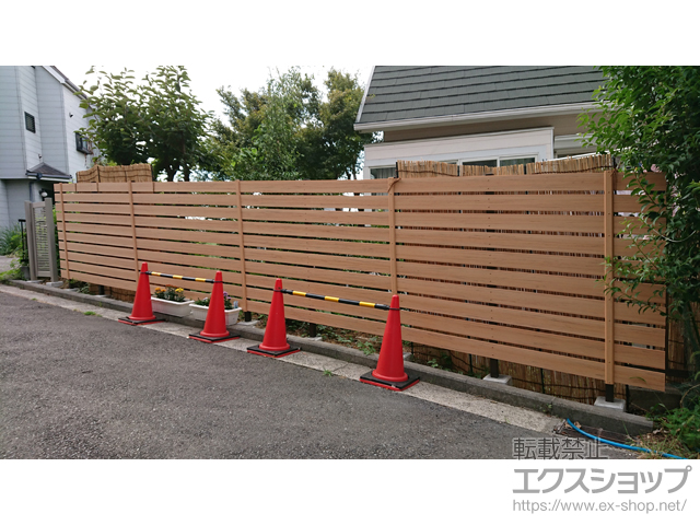 神奈川県横浜市のフェンス 柵施工例 マイティウッド Sライン 横貼り 10段 隙間25mm 4 神奈川県横浜市のフェンス 柵施工例 マイティウッド Sライン 横貼り 10段 隙間25mm 4