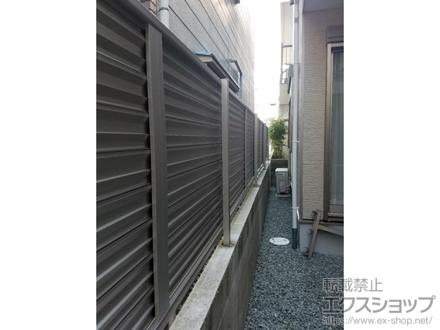 兵庫県尼崎市ののフェンス・柵 ミエーネフェンス 目隠しルーバータイプ 自由柱施工 施工例