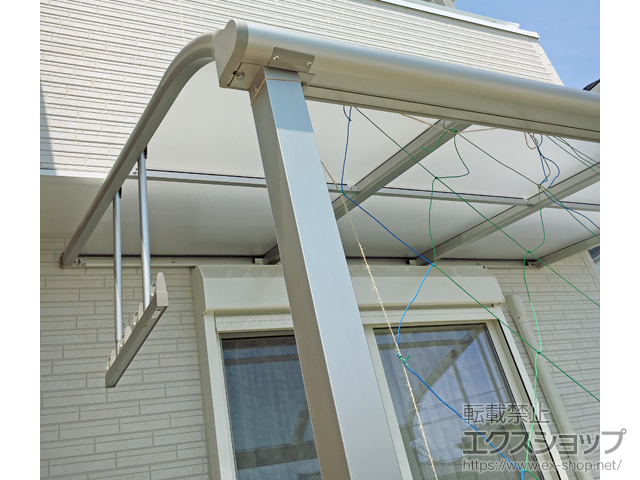 群馬県藤岡市ののテラス屋根 プレシオステラス R型 テラスタイプ 単体 積雪〜20cm対応 施工例