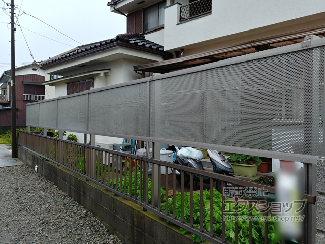 神奈川県茅ヶ崎市ののフェンス・柵 ライシスフェンス 12型 パンチパネル アルミ多段柱使用（パネル1段） 施工例