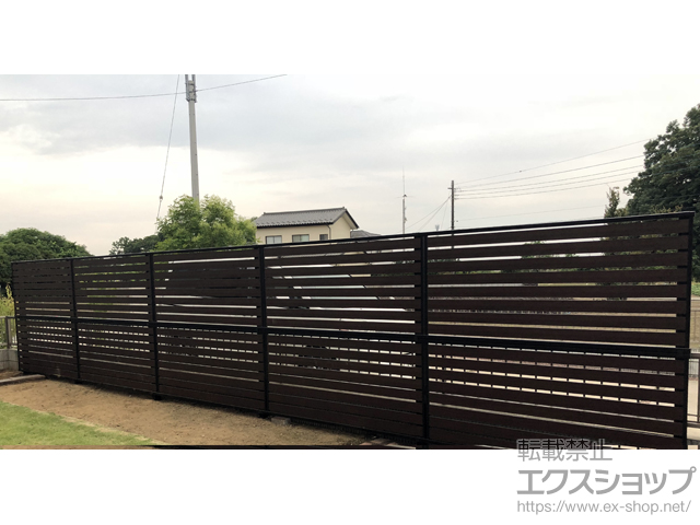 群馬県太田市ののフェンス・柵 モクアルフェンス 横板タイプ 2段支柱 自立建て用（パネル2段） 施工例