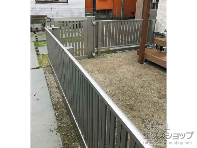 福岡県糸島市のの門扉 シンプレオ門扉S1型 たてスリット 片開き 門柱使用 施工例