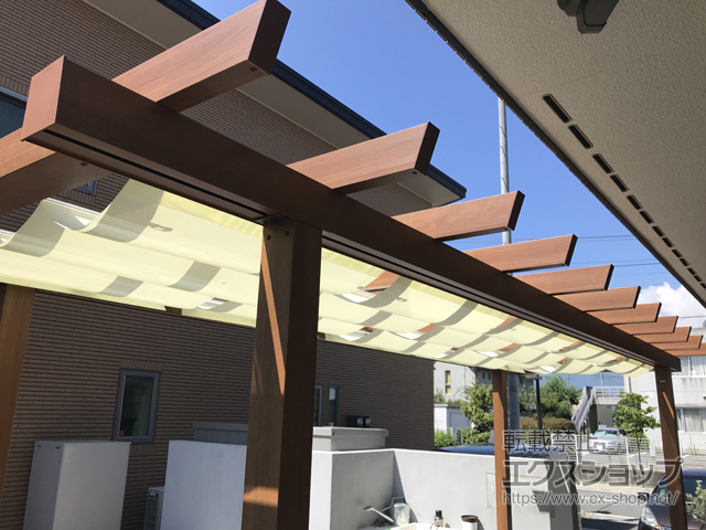 山梨県中巨摩郡昭和町ののテラス屋根 ナチュレ パーゴラタイプ 独立納まり 単体 積雪〜50cm対応 施工例