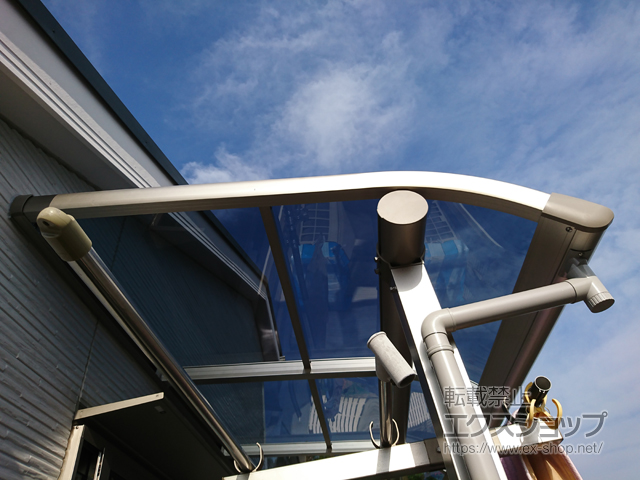 東京都府中市ののバルコニー・ベランダ屋根 プレシオステラス R型 屋根タイプ 単体 積雪〜20cm対応 施工例