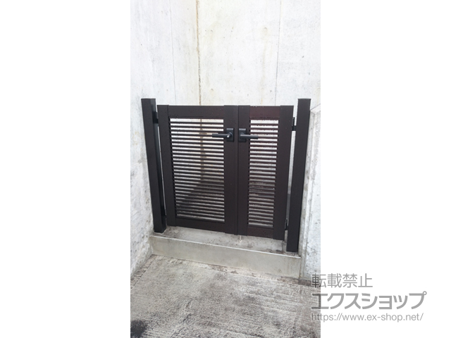 鹿児島県鹿児島市のの門扉 シンプレオ門扉1型 横格子 両開き親子 門柱使用 施工例