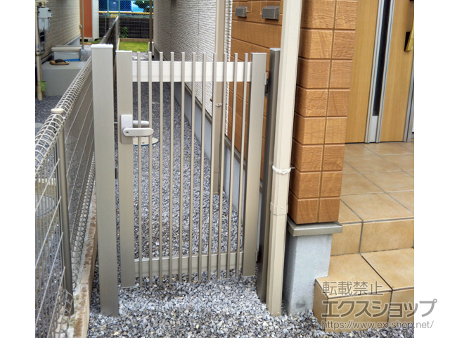 埼玉県鴻巣市のYKKAP門扉施工例(シンプレオ門扉T1型 縦格子 片 埼玉県鴻巣市のYKKAP門扉施工例(シンプレオ門扉T1型 縦格子 片