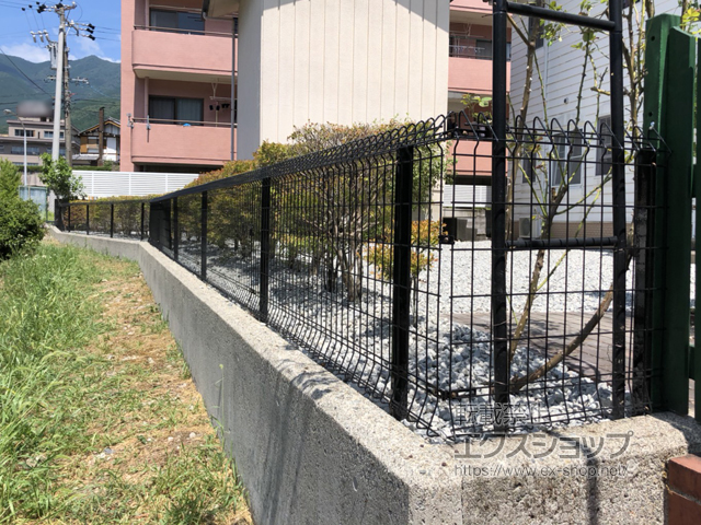 岐阜県下呂市ののフェンス・柵 メッシュフェンス G10-R 自由柱 施工例