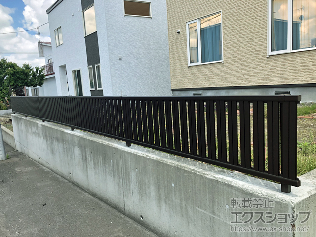 北海道札幌市ののフェンス・柵 シンプレオフェンスST1型 縦スリット 自由柱施工 施工例
