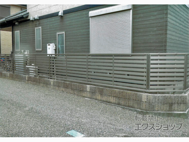 茨城県稲敷郡阿見町ののフェンス・柵 カムフィX5型 横太格子 フリー支柱タイプ 施工例