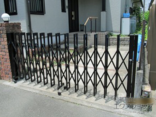 神奈川県秦野市ののカーゲート アルシャインII M型 Aタイプ ノンレール 片開き 310S 施工例