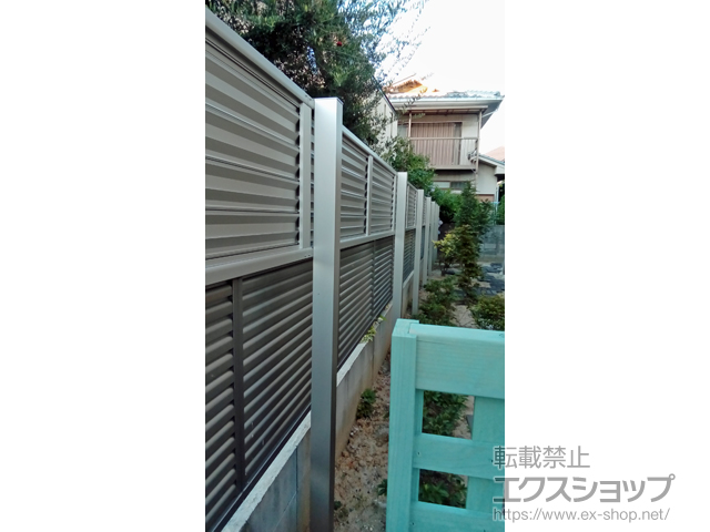 大阪府吹田市ののフェンス・柵 ミエーネフェンス 目隠しルーバータイプ 2段支柱 自立建て用（パネル1段） 施工例