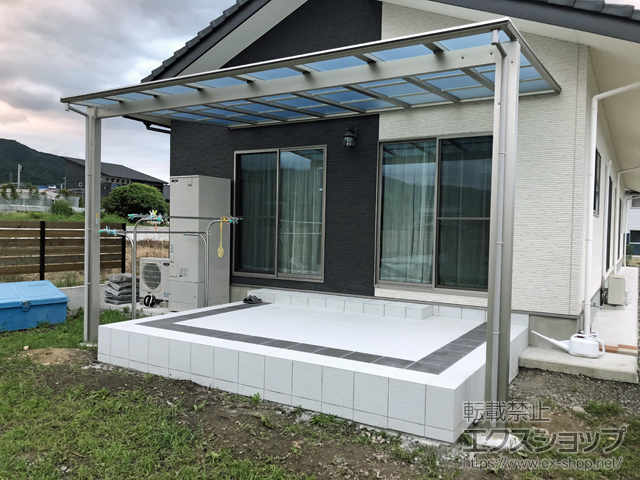 徳島県阿波市ののテラス屋根 エフルージュ大型テラス 壁付けタイプ マテリアルカラー 施工例