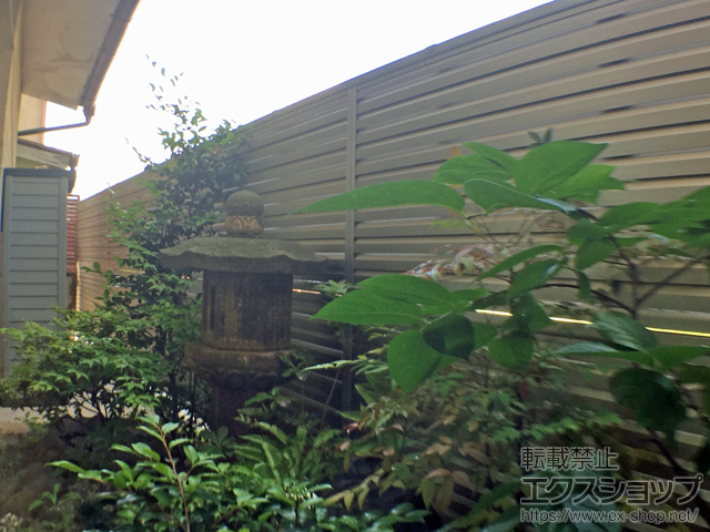 京都府京都市ののフェンス・柵 ミエーネフェンス 目隠しルーバータイプ 2段支柱 ブロック建て用（パネル2段）※柱別途 施工例