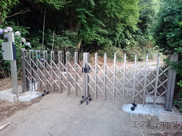 千葉県成田市ののカーゲート トリップゲート RC型 ノンレール 両開き 38W(19S+19M) 施工例