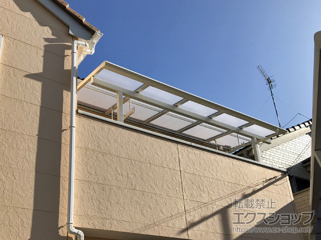 千葉県柏市のLIXIL リクシル（トステム）のバルコニー・ベランダ屋根 パワーアルファ F型 屋根タイプ 単体 積雪〜30cm対応 施工例