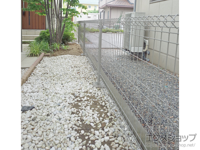 長野県長野市ののフェンス・柵 イーネットフェンス1M型 間仕切柱施工 施工例