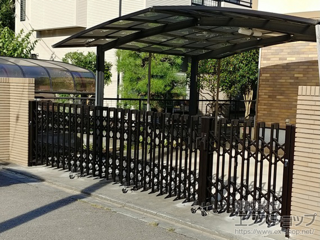 埼玉県所沢市ののカーゲート アルシャインII MW型 Aタイプ ノンレール 両開き親子(140+470)WP 施工例