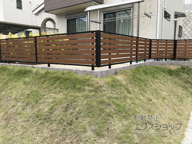 福岡県筑紫野市ののフェンス・柵 モクアルフェンス 横板タイプ 自由柱施工 施工例