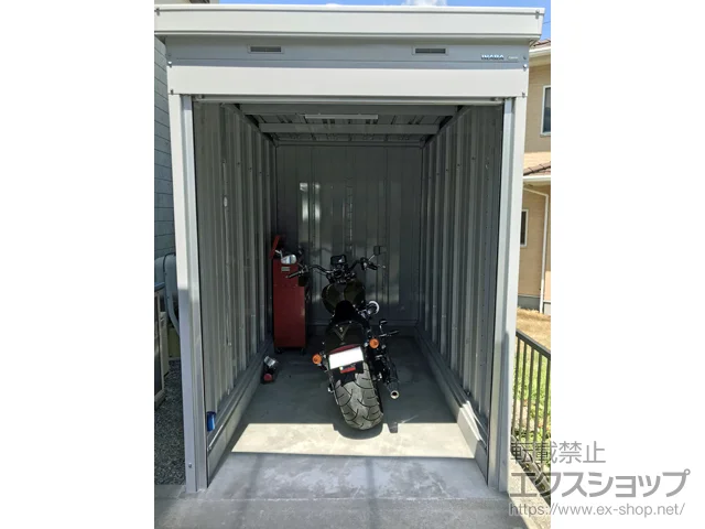 イナバ物置 棚付き ガレージ バイク保管に！！ - 福岡県のバイク
