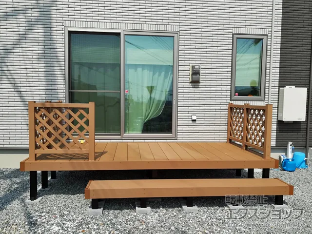 ���Ɍ���ˎs��YKKAP�̃E�b�h�f�b�L ���E�b�h�f�b�L 200 �{�H��