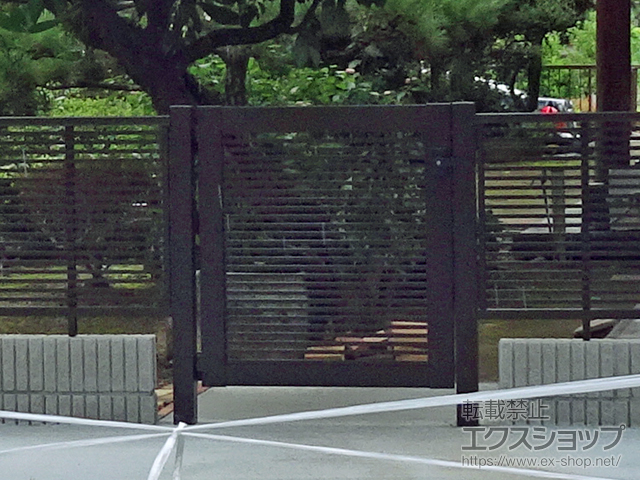 熊本県熊本市のの門扉 シンプレオ門扉1型 横格子 片開き 門柱使用 施工例